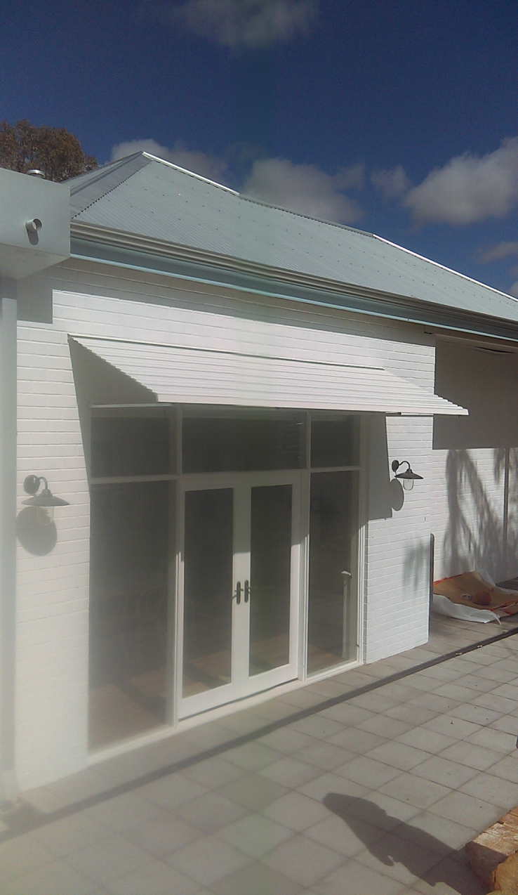 Bahama outdoor awning in White after 2